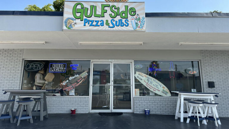 entrance gulfside pizza copy 768x432